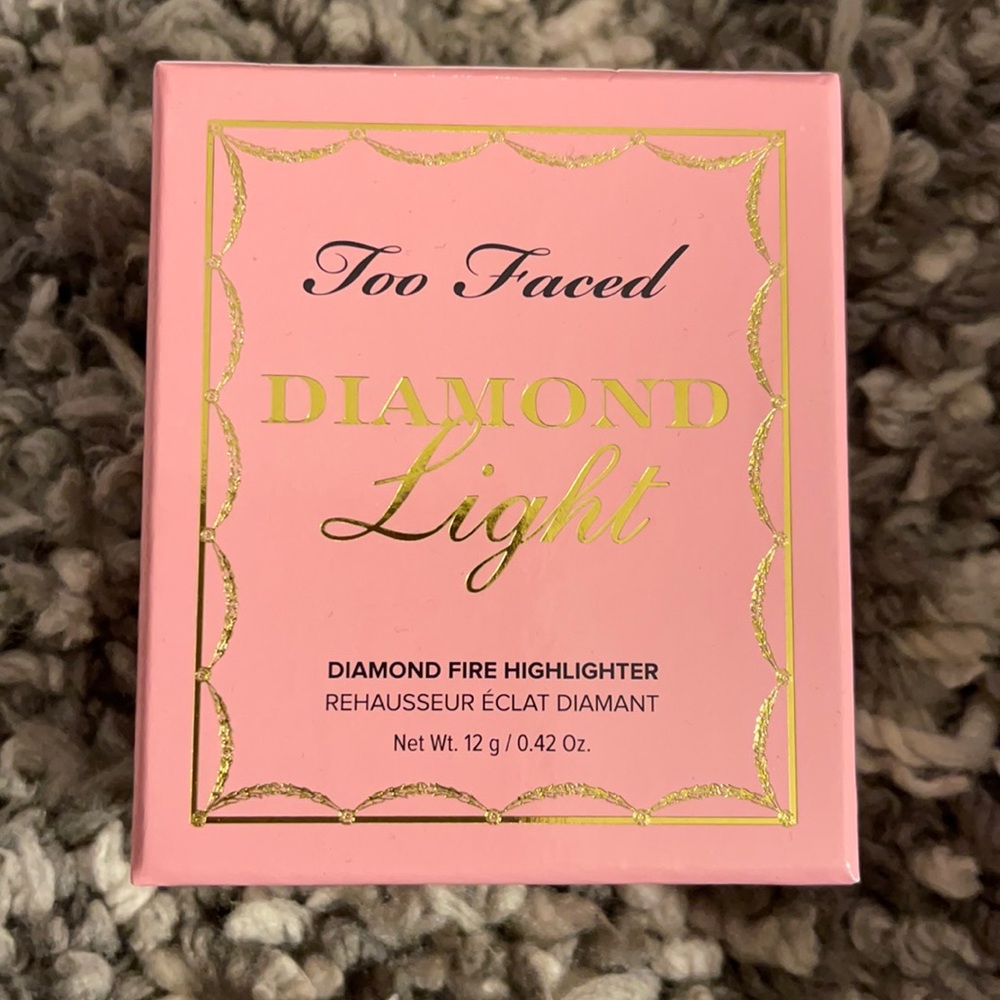Too faced diamond light highlighter